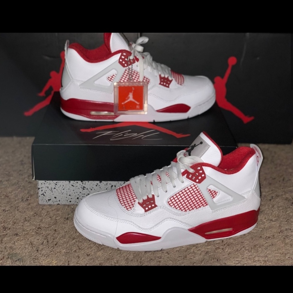 Air Jordan Retro 4